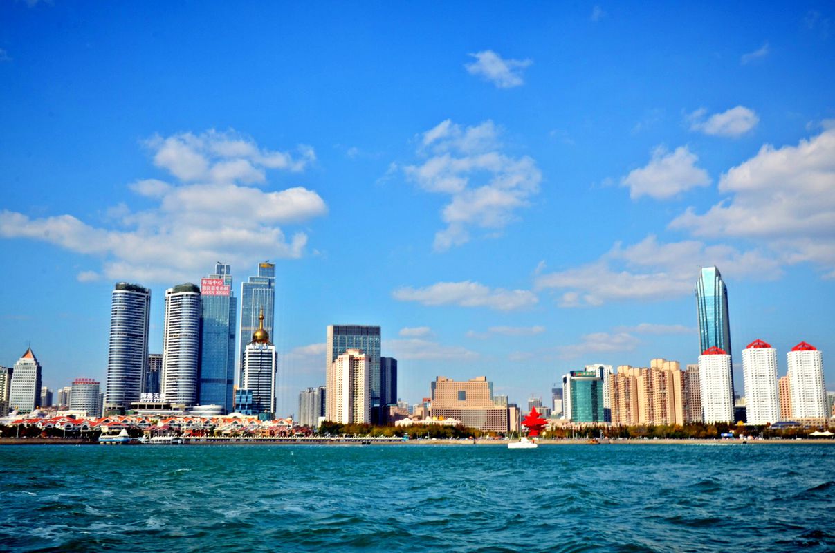 山东致敬，领导与同胞共聚一堂