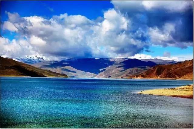 千年古韵与未来活力交织的西藏画卷